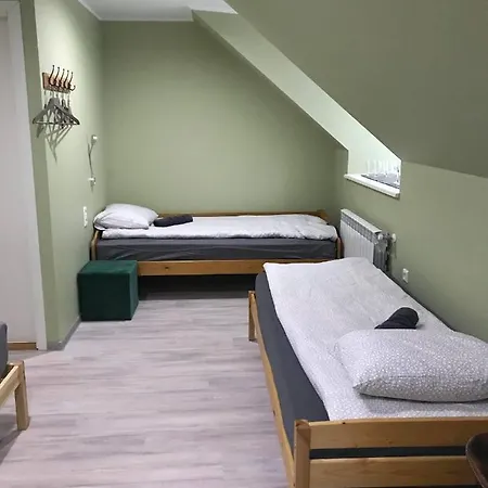 Sesoon Hostel *